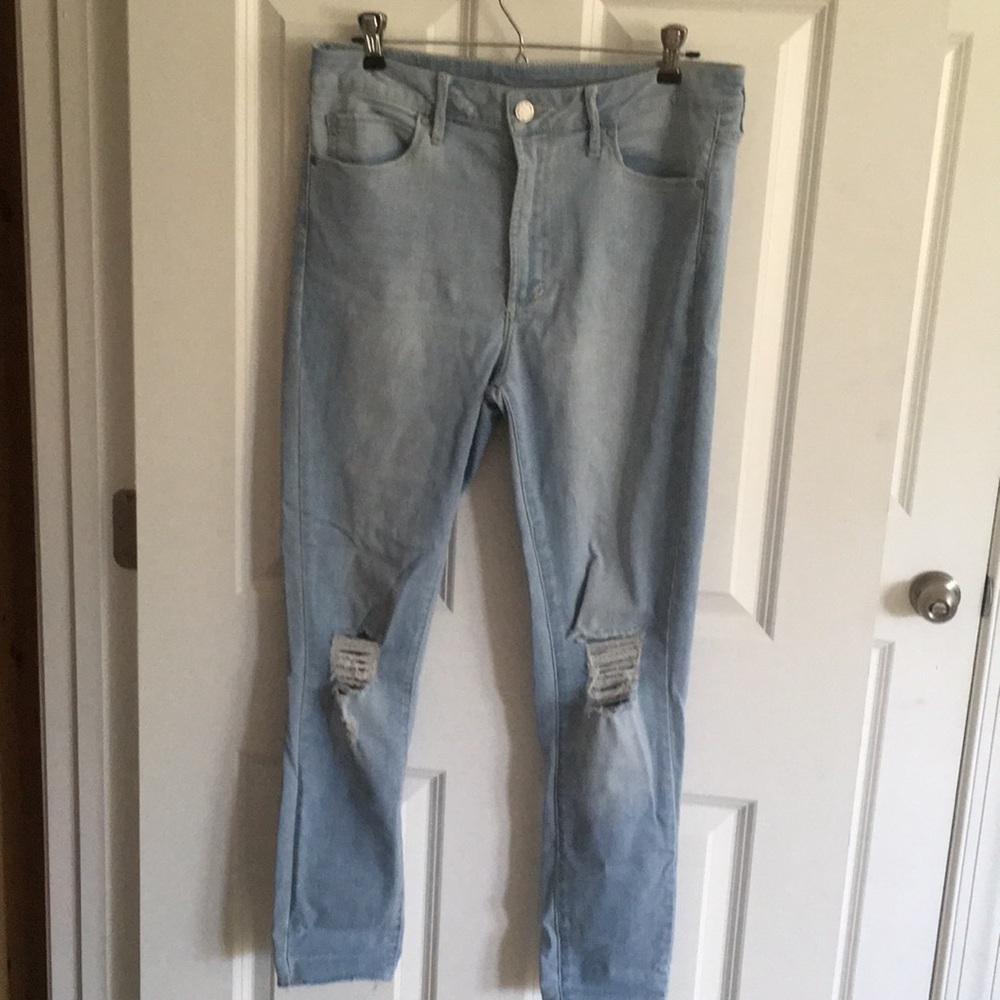 distressed cropped/skinny jeans